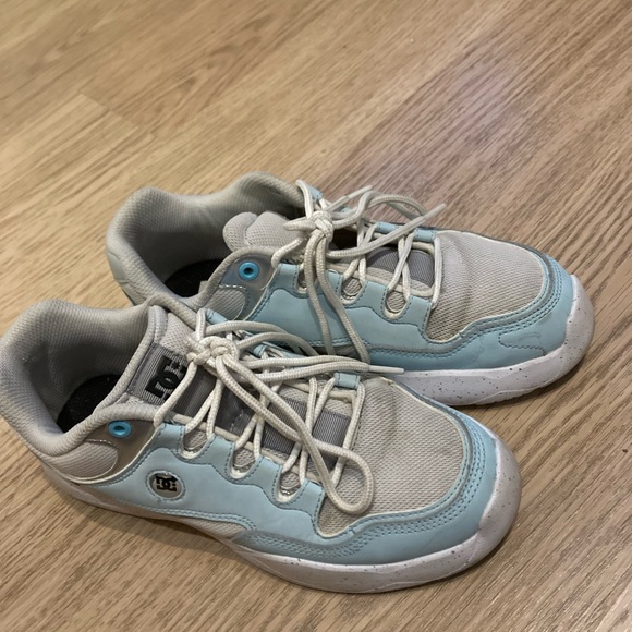 Blue and white DC sneakers - Picture 4 of 5